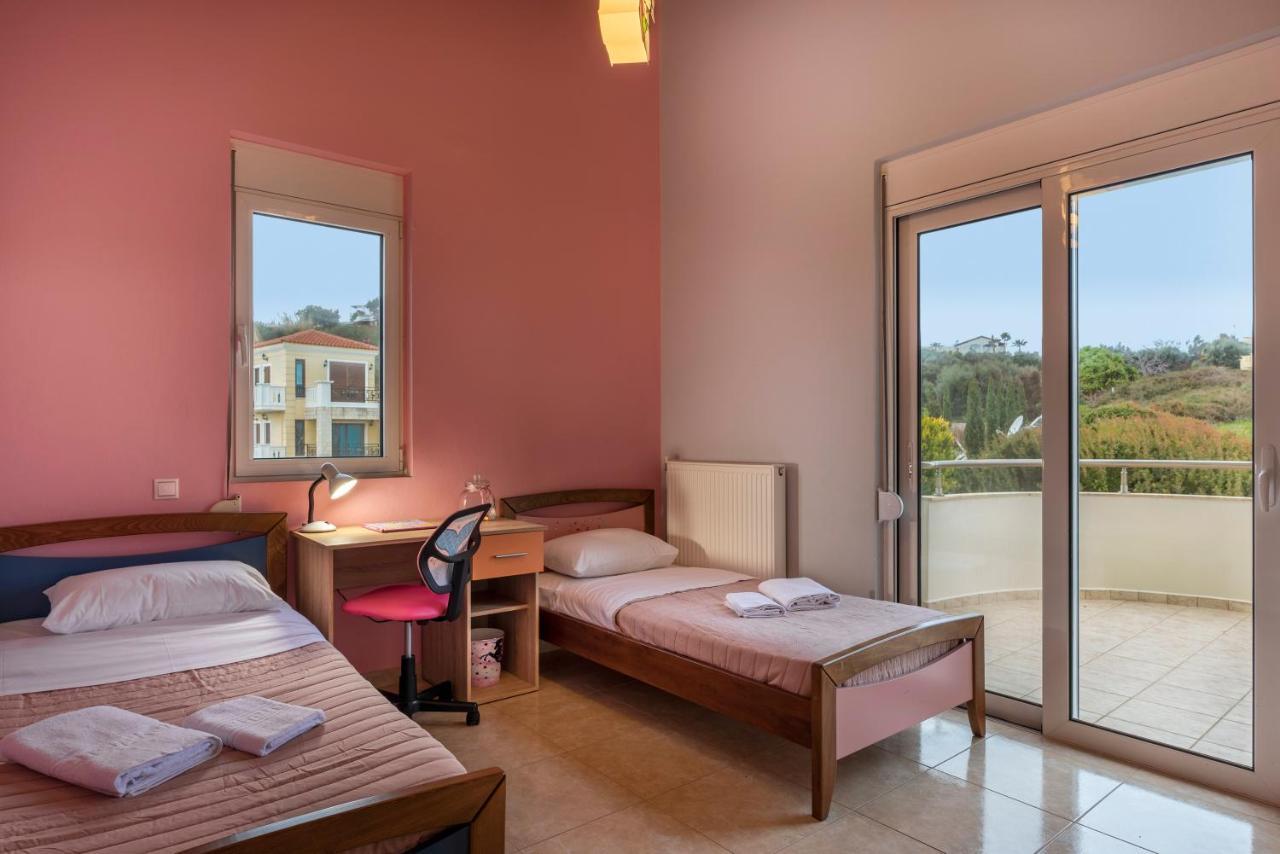 Villa Familia Chania Stalós Екстериор снимка